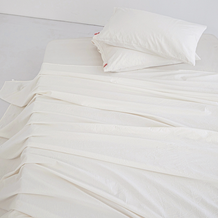 91家纺网 家纺一手货源 找家纺 安莱生活 2023新款水洗棉全棉色织高支高密纽扣款工艺单品床单 纯白