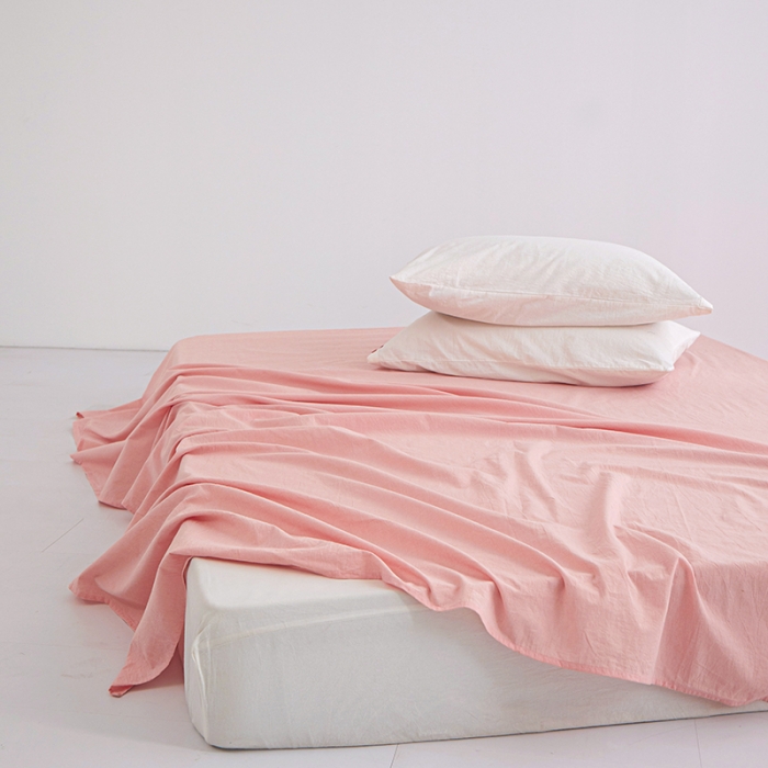 91家纺网 家纺一手货源 找家纺 安莱生活 2023新款水洗棉全棉色织高支高密纽扣款工艺单品床单 嫩粉