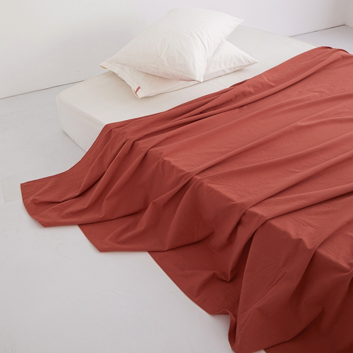 91家纺网 家纺一手货源 找家纺 安莱生活 2023新款水洗棉全棉色织高支高密纽扣款工艺单品床单 砖红