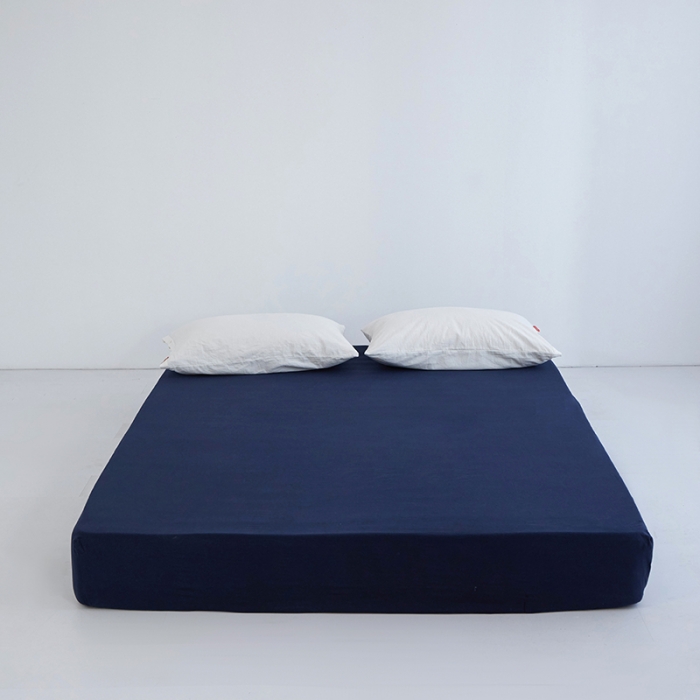 91家纺网 家纺一手货源 找家纺 安莱生活 2023新款水洗棉全棉色织高支高密纽扣款工艺单品床笠 藏青