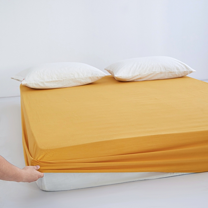 91家纺网 家纺一手货源 找家纺 安莱生活 2023新款水洗棉全棉色织高支高密纽扣款工艺单品床笠 姜黄