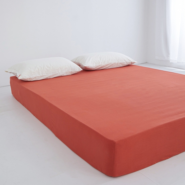 91家纺网 家纺一手货源 找家纺 安莱生活 2023新款水洗棉全棉色织高支高密纽扣款工艺单品床笠 砖红