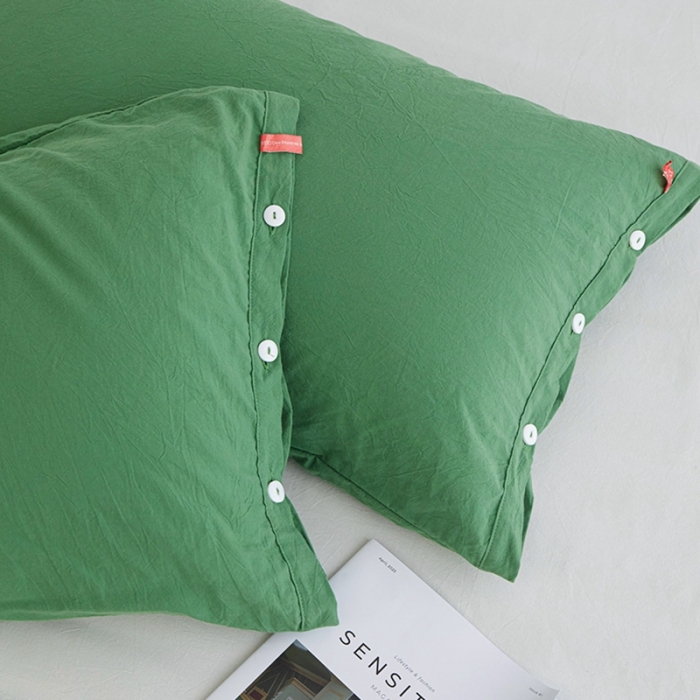 91家纺网 家纺一手货源 找家纺 安莱生活 2023新款水洗棉全棉色织高支高密纽扣款工艺单品枕套 军绿