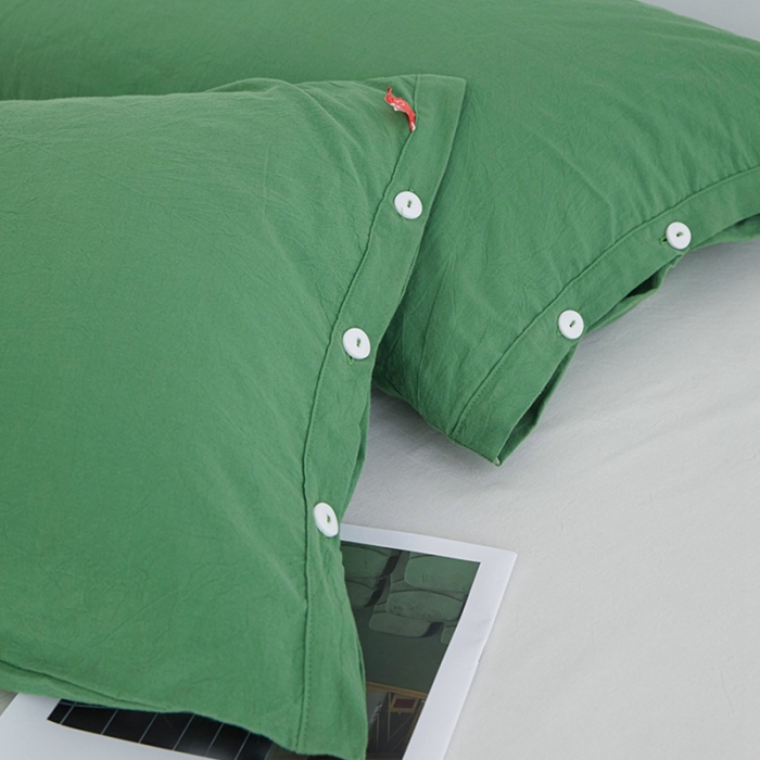 91家纺网 家纺一手货源 找家纺 安莱生活 2023新款水洗棉全棉色织高支高密纽扣款工艺单品枕套 军绿