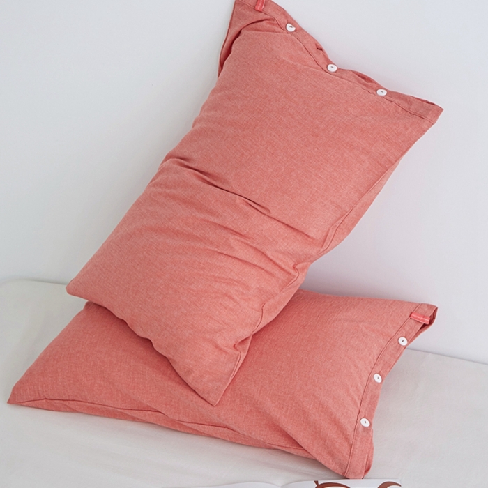 91家纺网 家纺一手货源 找家纺 安莱生活 2023新款水洗棉全棉色织高支高密纽扣款工艺单品枕套 橘红