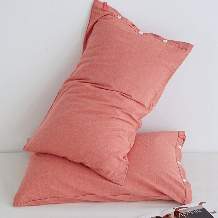 91家纺网 家纺一手货源 找家纺 安莱生活 2023新款水洗棉全棉色织高支高密纽扣款工艺单品枕套 橘红