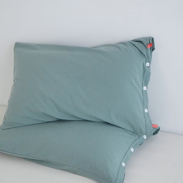 91家纺网 家纺一手货源 找家纺 安莱生活 2023新款水洗棉全棉色织高支高密纽扣款工艺单品枕套 灰绿