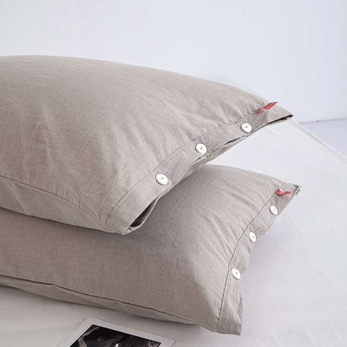 91家纺网 家纺一手货源 找家纺 安莱生活 2023新款水洗棉全棉色织高支高密纽扣款工艺单品枕套 卡其