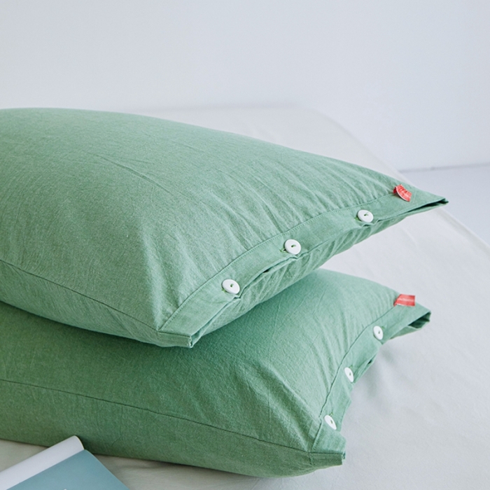 91家纺网 家纺一手货源 找家纺 安莱生活 2023新款水洗棉全棉色织高支高密纽扣款工艺单品枕套 嫩绿