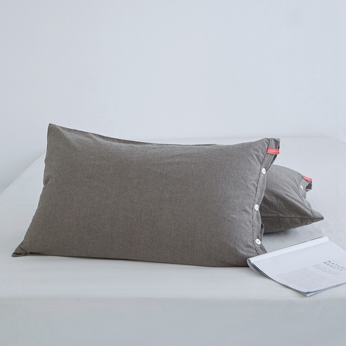 91家纺网 家纺一手货源 找家纺 安莱生活 2023新款水洗棉全棉色织高支高密纽扣款工艺单品枕套 浅咖