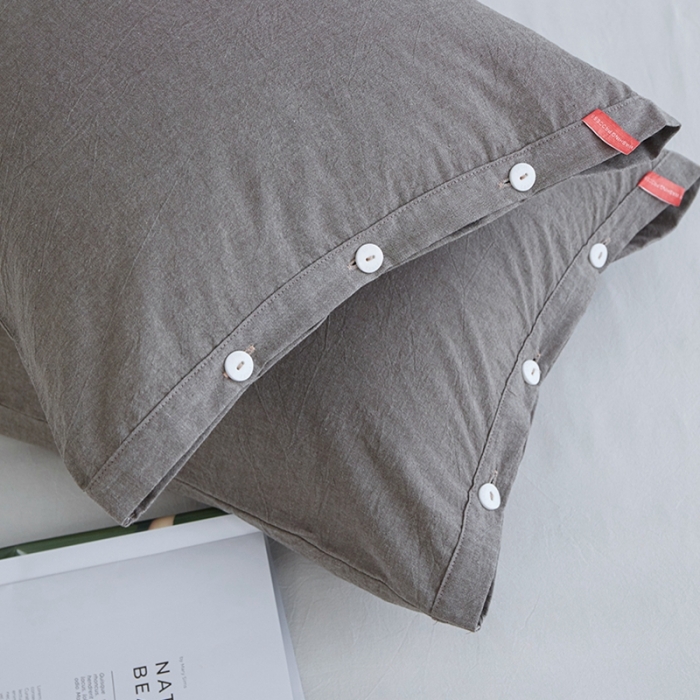 91家纺网 家纺一手货源 找家纺 安莱生活 2023新款水洗棉全棉色织高支高密纽扣款工艺单品枕套 浅咖