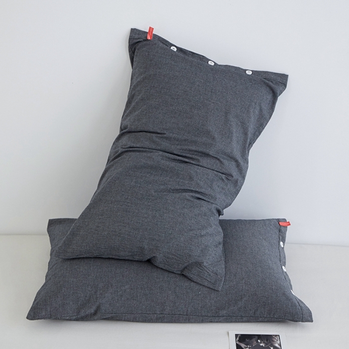 91家纺网 家纺一手货源 找家纺 安莱生活 2023新款水洗棉全棉色织高支高密纽扣款工艺单品枕套 深灰