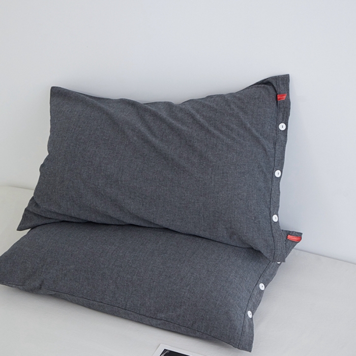 91家纺网 家纺一手货源 找家纺 安莱生活 2023新款水洗棉全棉色织高支高密纽扣款工艺单品枕套 深灰