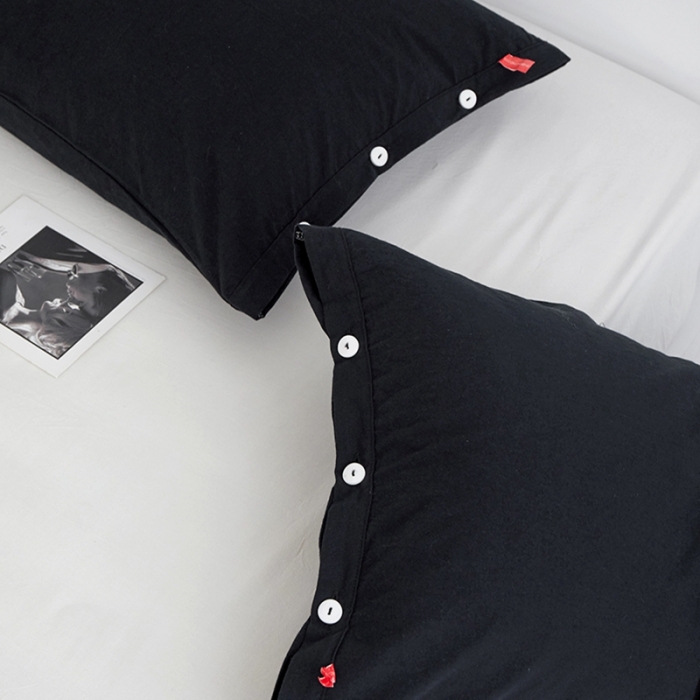 91家纺网 家纺一手货源 找家纺 安莱生活 2023新款水洗棉全棉色织高支高密纽扣款工艺单品枕套 炭黑