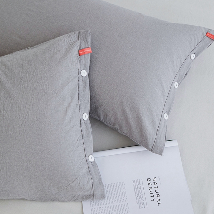 91家纺网 家纺一手货源 找家纺 安莱生活 2023新款水洗棉全棉色织高支高密纽扣款工艺单品枕套 银灰