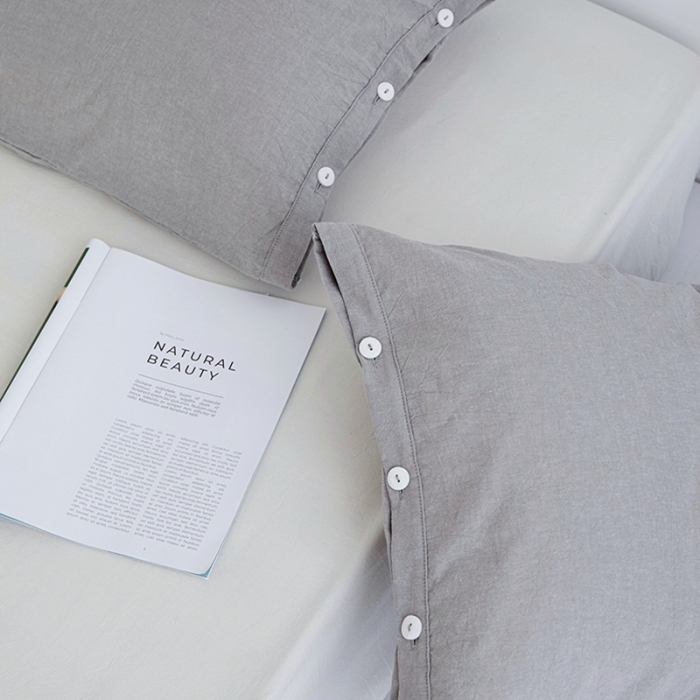 91家纺网 家纺一手货源 找家纺 安莱生活 2023新款水洗棉全棉色织高支高密纽扣款工艺单品枕套 银灰