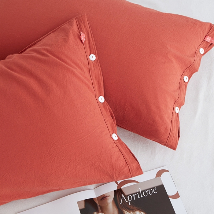 91家纺网 家纺一手货源 找家纺 安莱生活 2023新款水洗棉全棉色织高支高密纽扣款工艺单品枕套 砖红