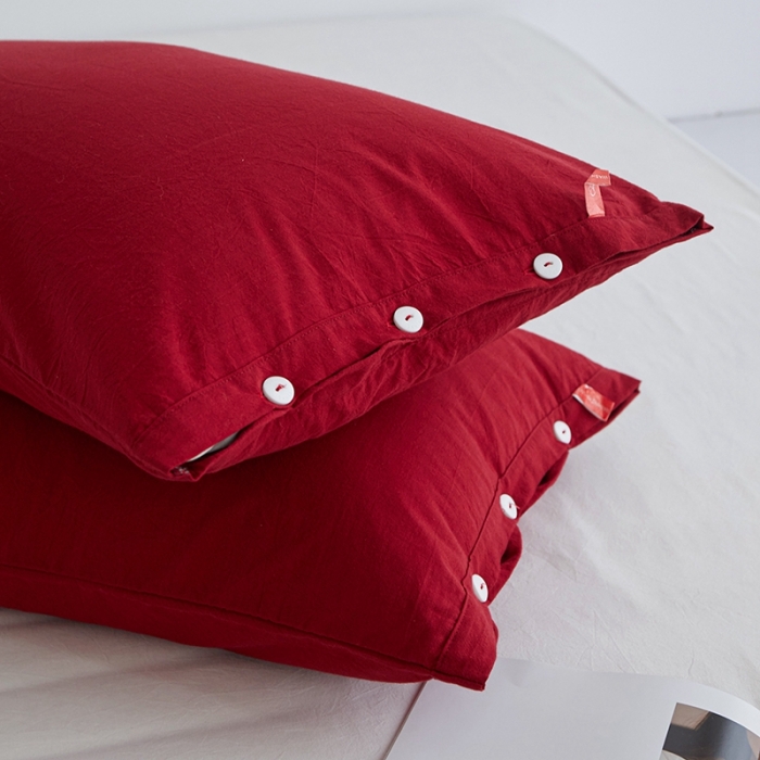 91家纺网 家纺一手货源 找家纺 安莱生活 2023新款水洗棉全棉色织高支高密纽扣款工艺单品枕套 大红