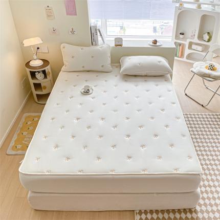 91家纺网 家纺一手货源 找家纺 居眠 2023新款A类大豆刺绣小清新床笠 蝴蝶结-奶白