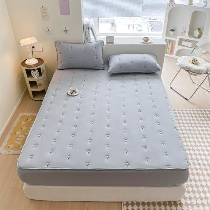 91家纺网 家纺一手货源 找家纺 居眠 2023新款A类大豆刺绣小清新床笠 郁金香-蓝灰