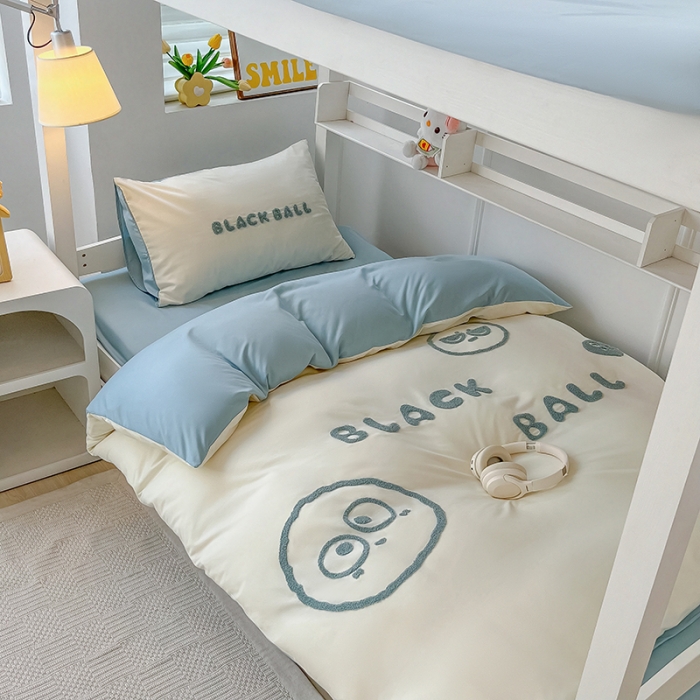 91家纺网 家纺一手货源 找家纺 眠帛 2023新款水洗棉毛巾绣煤球系列学生三件套六件套 煤球繁星蓝