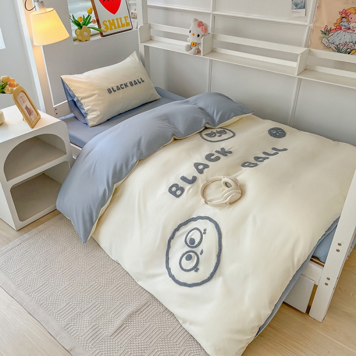 91家纺网 家纺一手货源 找家纺 眠帛 2023新款水洗棉毛巾绣煤球系列学生三件套六件套 煤球蓝灰