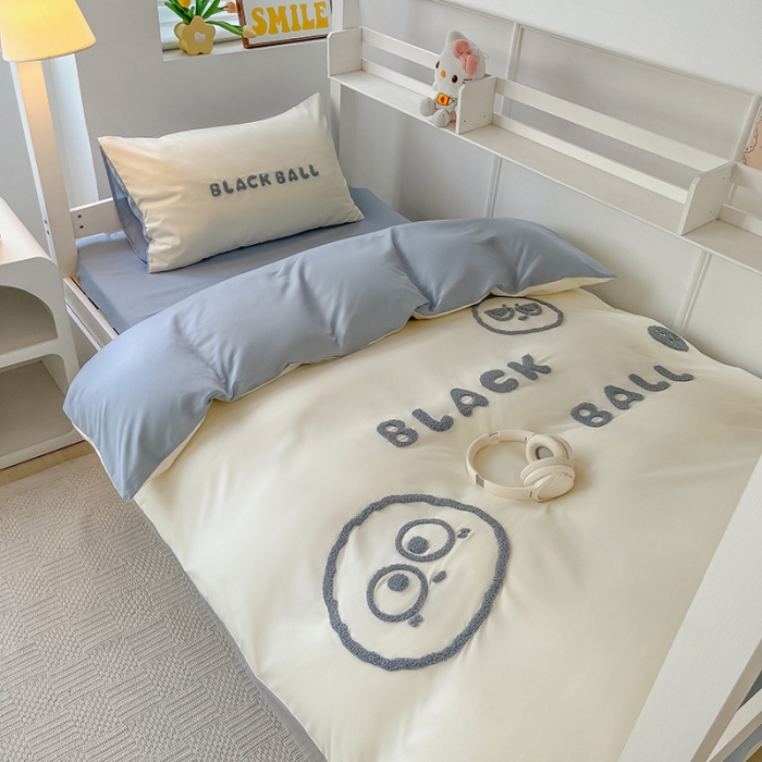 91家纺网 家纺一手货源 找家纺 眠帛 2023新款水洗棉毛巾绣煤球系列学生三件套六件套 煤球蓝灰