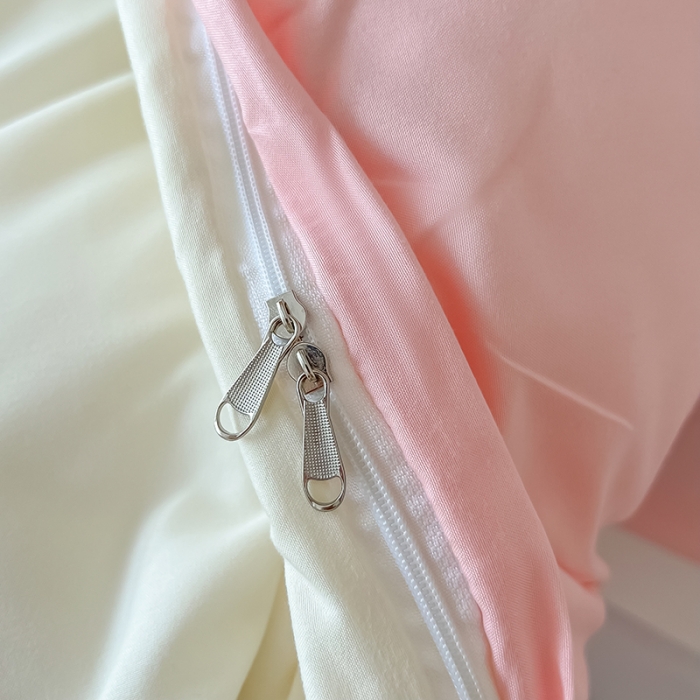 91家纺网 家纺一手货源 找家纺 眠帛 2023新款水洗棉毛巾绣煤球系列学生三件套六件套 煤球奶油粉