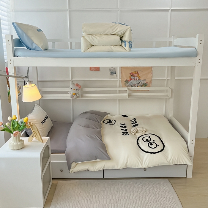 91家纺网 家纺一手货源 找家纺 眠帛 2023新款水洗棉毛巾绣煤球系列学生三件套六件套 煤球浅灰