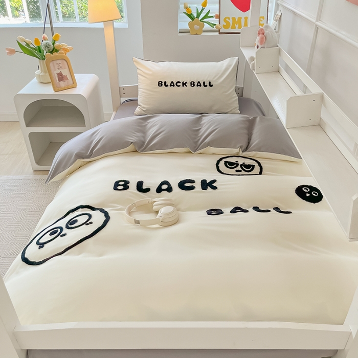 91家纺网 家纺一手货源 找家纺 眠帛 2023新款水洗棉毛巾绣煤球系列学生三件套六件套 煤球浅灰