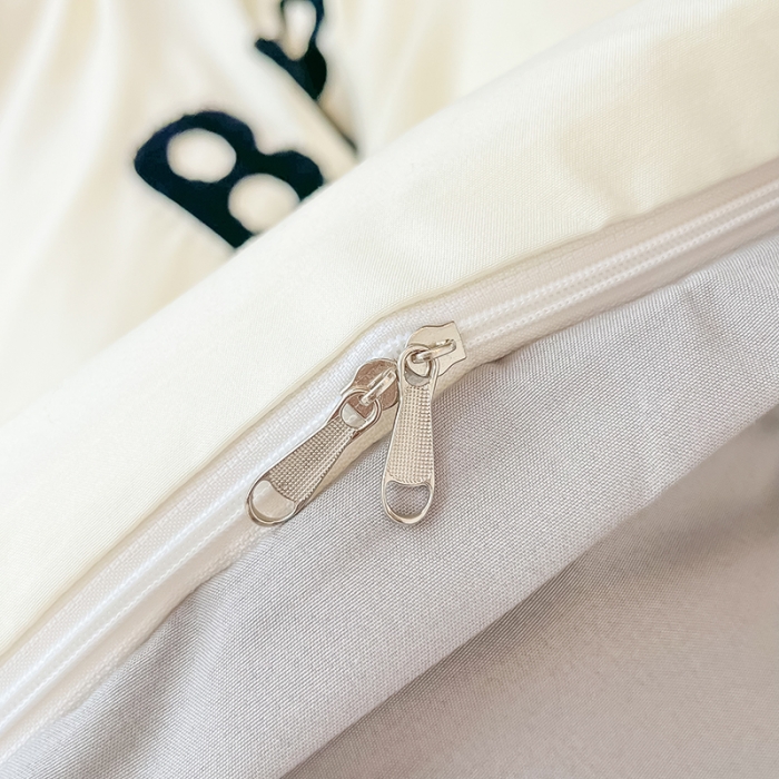 91家纺网 家纺一手货源 找家纺 眠帛 2023新款水洗棉毛巾绣煤球系列学生三件套六件套 煤球浅灰