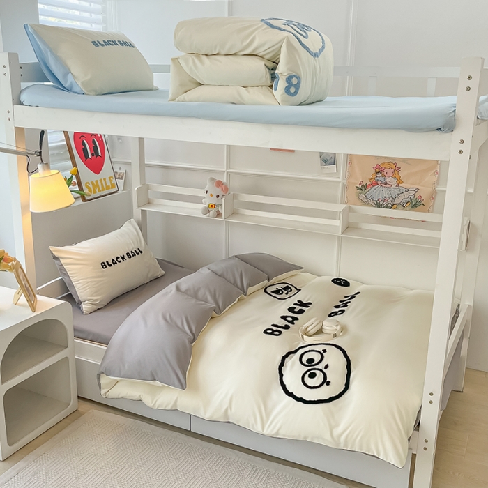 91家纺网 家纺一手货源 找家纺 眠帛 2023新款水洗棉毛巾绣煤球系列学生三件套六件套 煤球浅灰