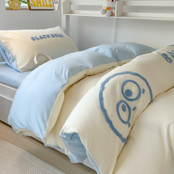 91家纺网 家纺一手货源 找家纺 眠帛 2023新款水洗棉毛巾绣煤球系列学生三件套六件套 煤球天空蓝