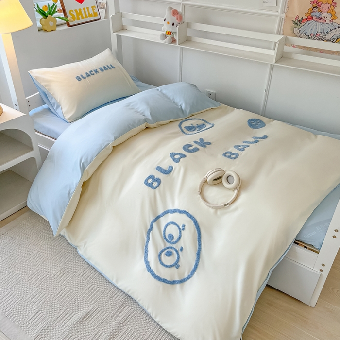 91家纺网 家纺一手货源 找家纺 眠帛 2023新款水洗棉毛巾绣煤球系列学生三件套六件套 煤球天空蓝