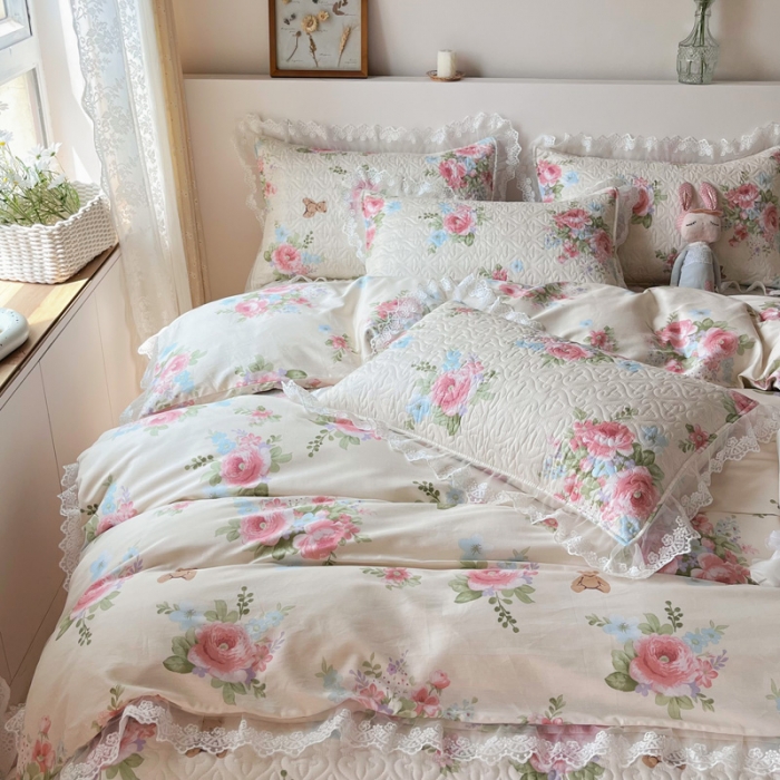 91家纺网 家纺一手货源 找家纺 添越2024小清新韩版蕾丝款花边纯棉夹棉床盖三件套全棉佳人有约蕾丝款