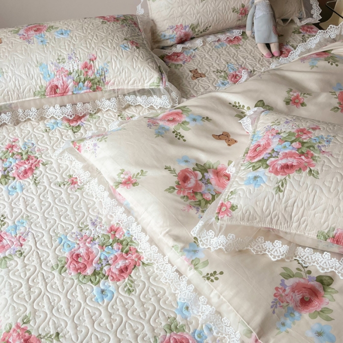 91家纺网 家纺一手货源 找家纺 添越2024小清新韩版蕾丝款花边纯棉夹棉床盖三件套全棉佳人有约蕾丝款