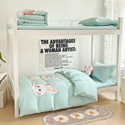 91家纺网 家纺一手货源 找家纺 娜娜 2023新款水洗棉刺绣素色学生三件套 萌萌兔-青色