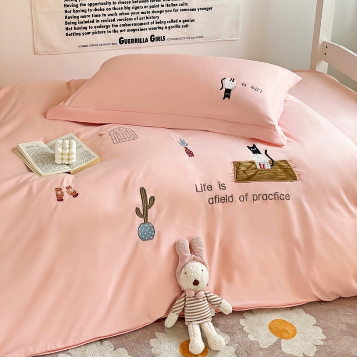 91家纺网 家纺一手货源 找家纺 （总）娜娜 2023新款水洗棉刺绣素色学生三件套