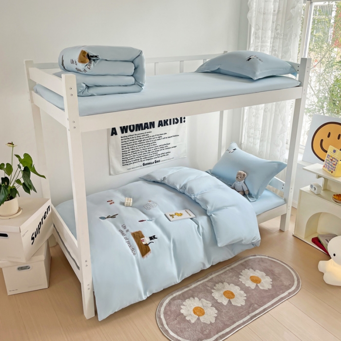 91家纺网 家纺一手货源 找家纺 娜娜 2023新款水洗棉刺绣素色学生三件套 多多猫-天空蓝