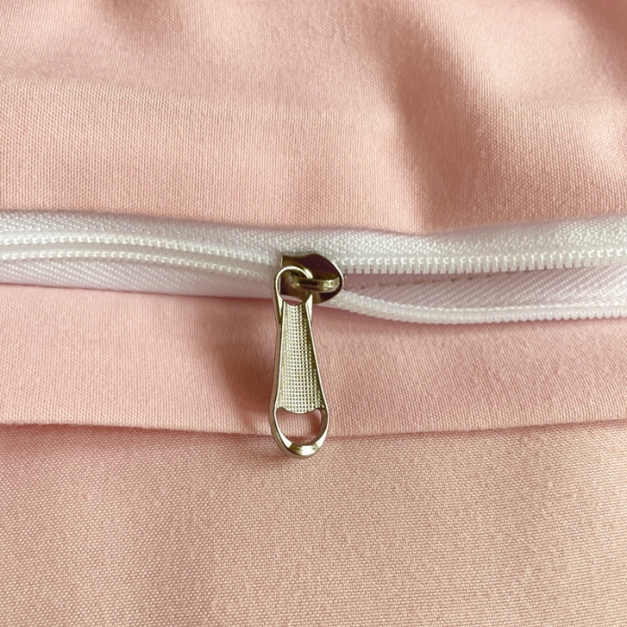 91家纺网 家纺一手货源 找家纺 娜娜 2023新款水洗棉刺绣素色学生三件套 熊猫嘟嘟-粉