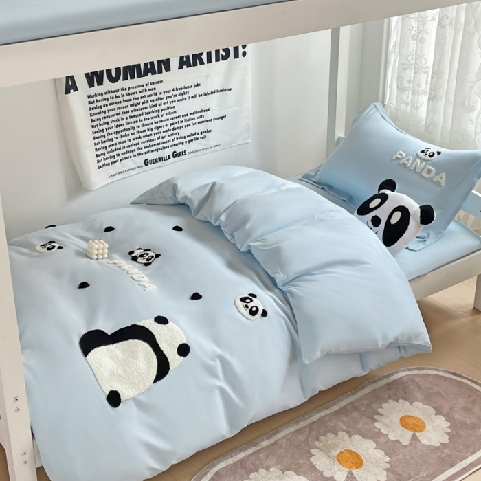 91家纺网 家纺一手货源 找家纺 娜娜 2023新款水洗棉刺绣素色学生三件套 熊猫嘟嘟-天空蓝