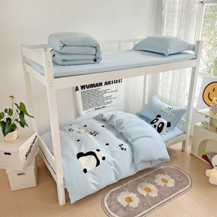 91家纺网 家纺一手货源 找家纺 娜娜 2023新款水洗棉刺绣素色学生三件套 熊猫嘟嘟-天空蓝