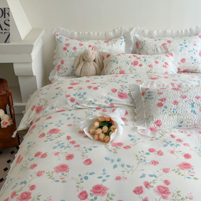 91家纺网 家纺一手货源 找家纺 添越 2024小清新韩版蕾丝花边纯棉夹棉床盖三件套全棉初夏花蕊