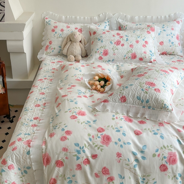 91家纺网 家纺一手货源 找家纺 添越 2024小清新韩版蕾丝花边纯棉夹棉床盖三件套全棉初夏花蕊