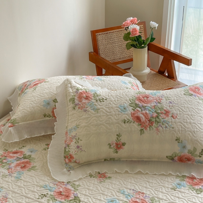 91家纺网 家纺一手货源 找家纺 添越 2024小清新韩版蕾丝花边纯棉夹棉床盖三件套全棉佳人有约