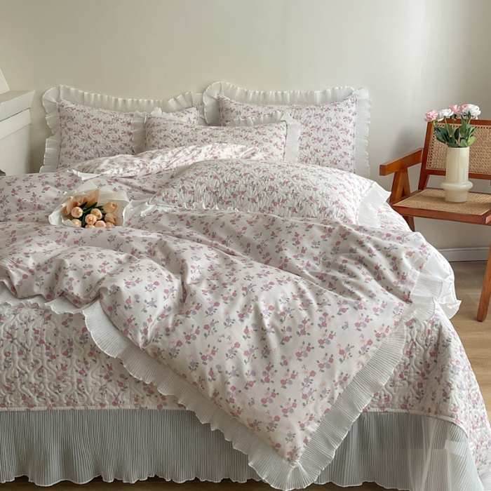 91家纺网 家纺一手货源 找家纺 添越 2024小清新韩版蕾丝花边纯棉夹棉床盖三件套全棉恋恋花梦