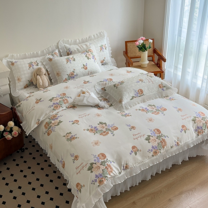 91家纺网 家纺一手货源 找家纺 添越 2024小清新韩版蕾丝花边纯棉夹棉床盖三件套全棉南国佳人