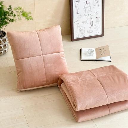 91家纺网 家纺一手货源 找家纺 （总）多米家居 2023新款风尚四季抱枕被