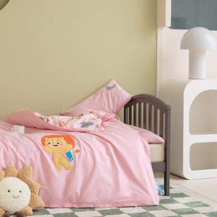 91家纺网 家纺一手货源 找家纺 总喜多兔 2023新款40支13372纯棉小小梦绣花幼儿园被子三件套