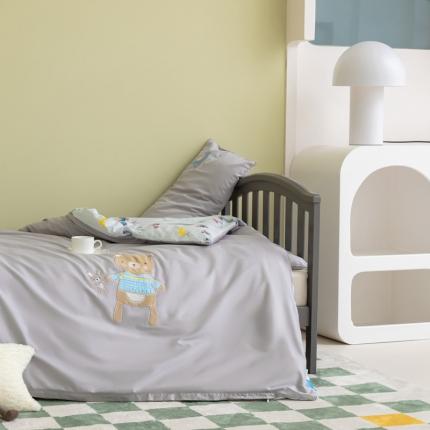 91家纺网 家纺一手货源 找家纺 总喜多兔 2023新款40支13372纯棉小小梦绣花幼儿园被子三件套